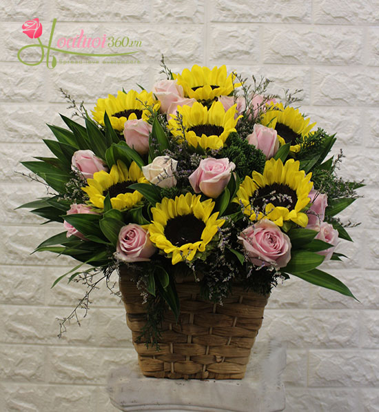 Hộp hoa chúc mừng niềm tin chiến thắng Hộp hoa chúc mừng niềm tin chiến thắng